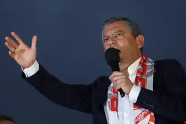 CHP lideri Özel’den TELE1’e kayyum kararına tepki!