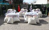 İzmir’de zehir baskını: Yüz binlerce hap ele...
