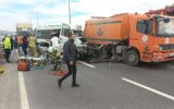 Temizlik aracına çaptı… Karayolunda feci son...