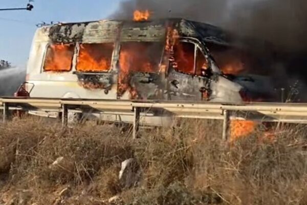 Korkunç kaza: Motosiklet sürücüsü yanarak can verd...