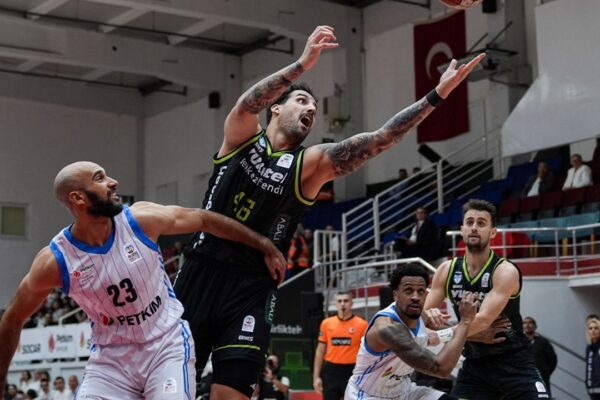 Aliağa Petkim Spor evinde mağlup!