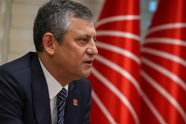 Siyasilere ‘yeni yıl’ telefonu: Sadece... Siyasilere ‘yeni yıl’ telefonu: Sadece...