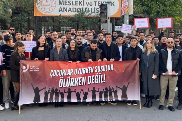 CHP İzmir’in gençlerinden MESEM açıklaması: Çocukl...