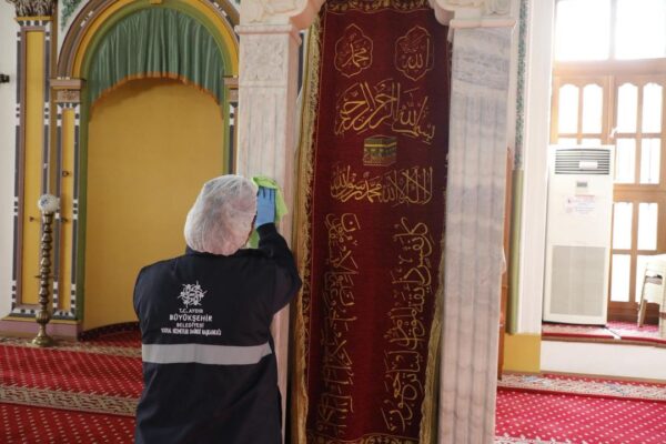 Aydın’da Ramazan Ayı öncesinde camilerde yoğ...