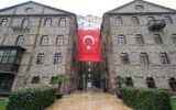 Mahkeme kararına Türk bayraklı tepki! Mahkeme kararına Türk bayraklı tepki!