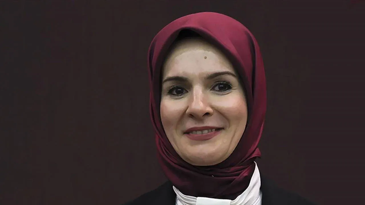 Bakandan doğum izni ve sosyal medya açıklaması