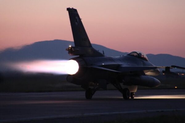 Bakanlık açıkladı: Türk F-16’ları KKTC’... Bakanlık açıkladı: Türk F-16’ları KKTC’...
