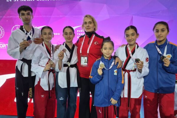 Seferihisar’dan “Taekwondo” zaferi: Uluslararası ş... Seferihisar’dan “Taekwondo” zaferi: Uluslararası ş...