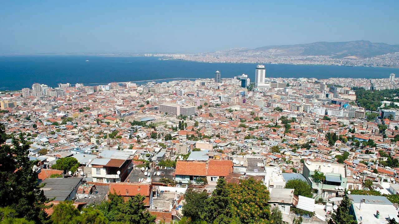 Bakan Kurum müjdeyi verdi: İzmir’de kentsel dönüşüm için yeni kredi paketi!