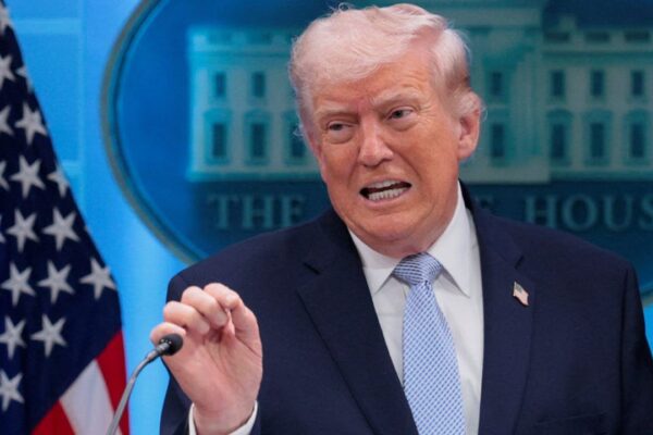 Trump: Hürmüz’ü temizlemeye başlıyoruz