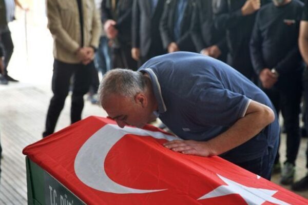 Minik tabutlar yan yana: Türkiye yasa boğuldu!