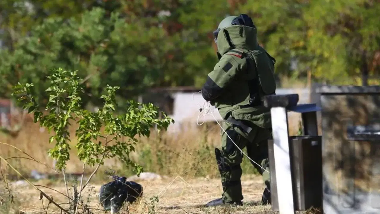 Bahçede el bombası alarmı… Toprağa gömülü halde bulundu