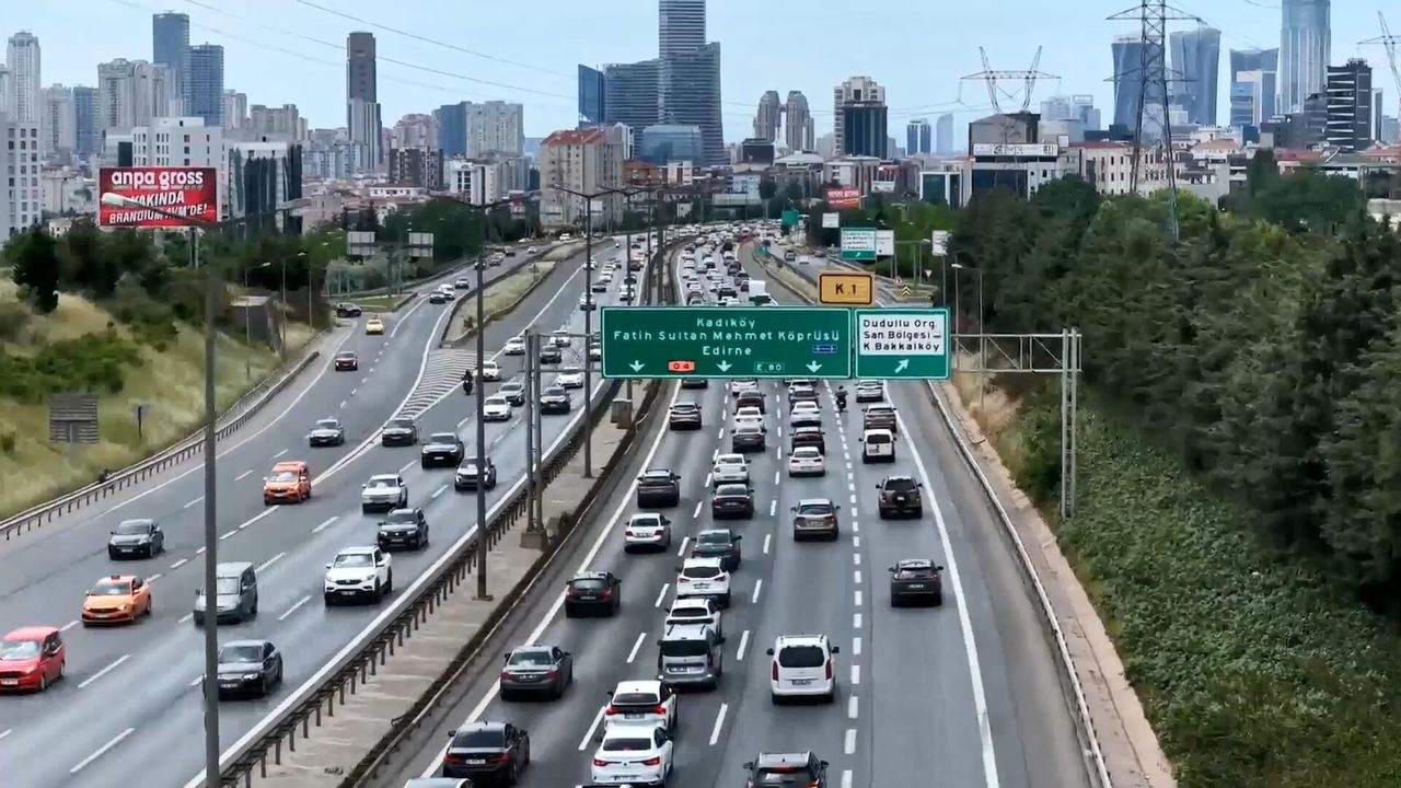 Bayram dönüşü Çamlıca’da trafik alarmı