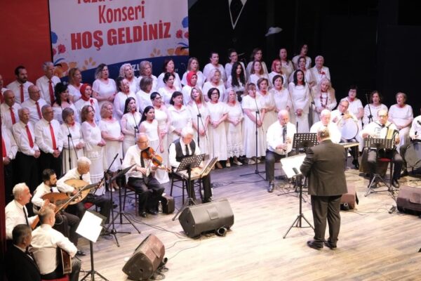Aydın Büyükşehir Belediyesi’nden ‘Yaza Merhaba’ ko... Aydın Büyükşehir Belediyesi’nden ‘Yaza Merhaba’ ko...