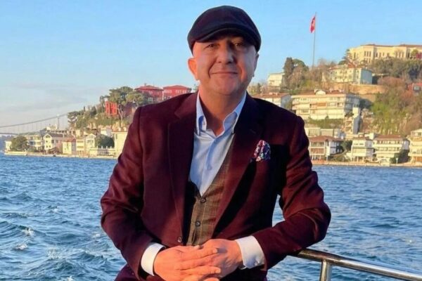 Eski bakanın kardeşinden acı haber geldi