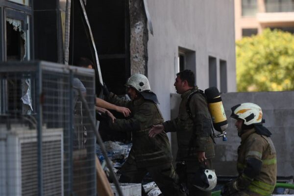 Bornova’da depo yangınına jet müdahale! Bornova’da depo yangınına jet müdahale!