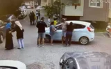 ‘Yavaş git’ kavgası: Aileler de dahil ... ‘Yavaş git’ kavgası: Aileler de dahil ...