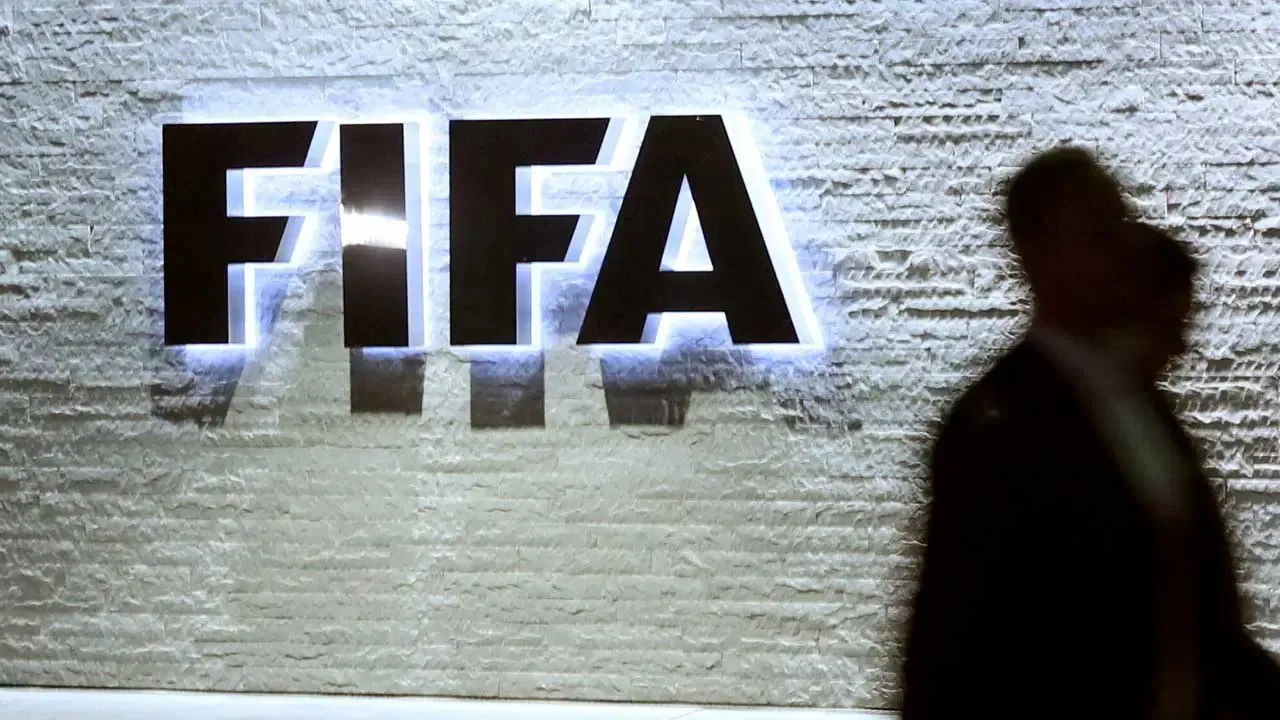 FIFA’dan 3 Türk kulübüne transfer yasağı!