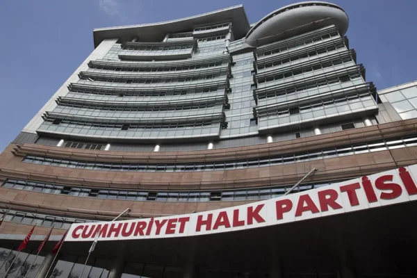 CHP’den grup başkanlığı açıklaması: SarıR... CHP’den grup başkanlığı açıklaması: SarıR...