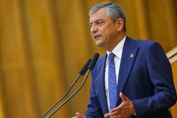 Yeni parti hazırlığı: Grup toplantısında ilan edec... Yeni parti hazırlığı: Grup toplantısında ilan edec...