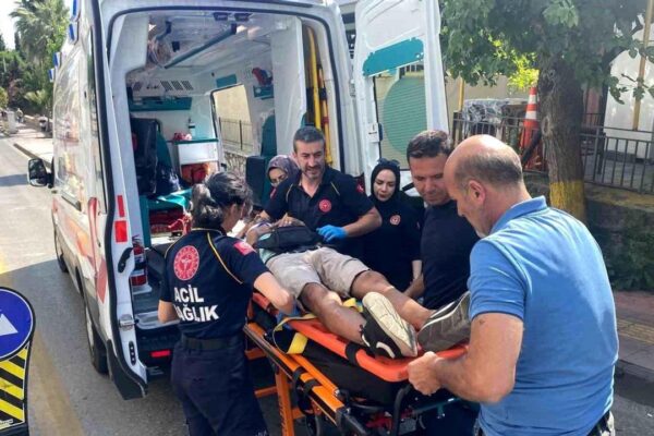Aydın’da kamyonetin çarptığı yaya yaralandı Aydın’da kamyonetin çarptığı yaya yaralandı