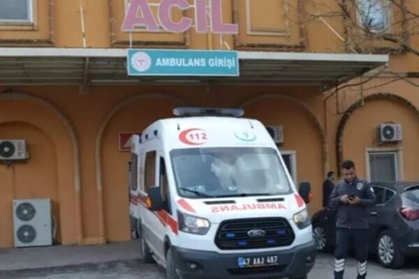 18 yaşındaki çocuk pompalı tüfekle oynarken kendin... 18 yaşındaki çocuk pompalı tüfekle oynarken kendin...