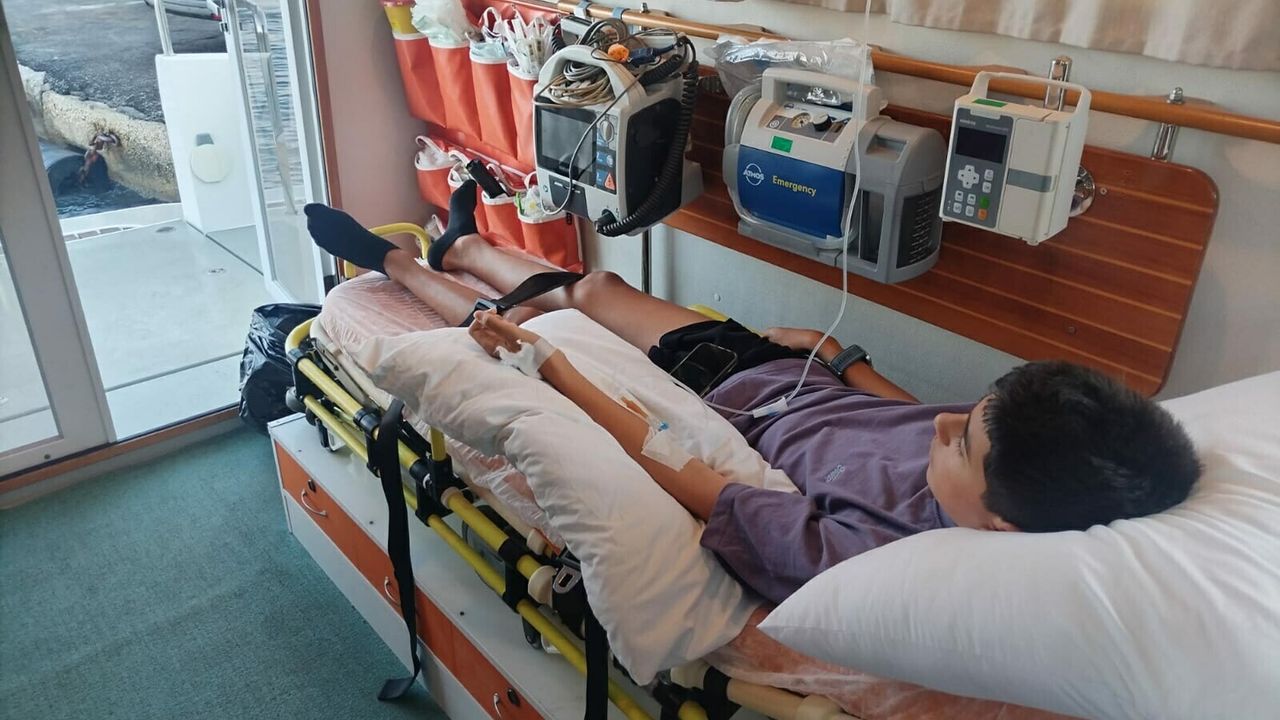 Rahatsızlanan Türk genci deniz ambulansıyla Bodrum’a getirildi